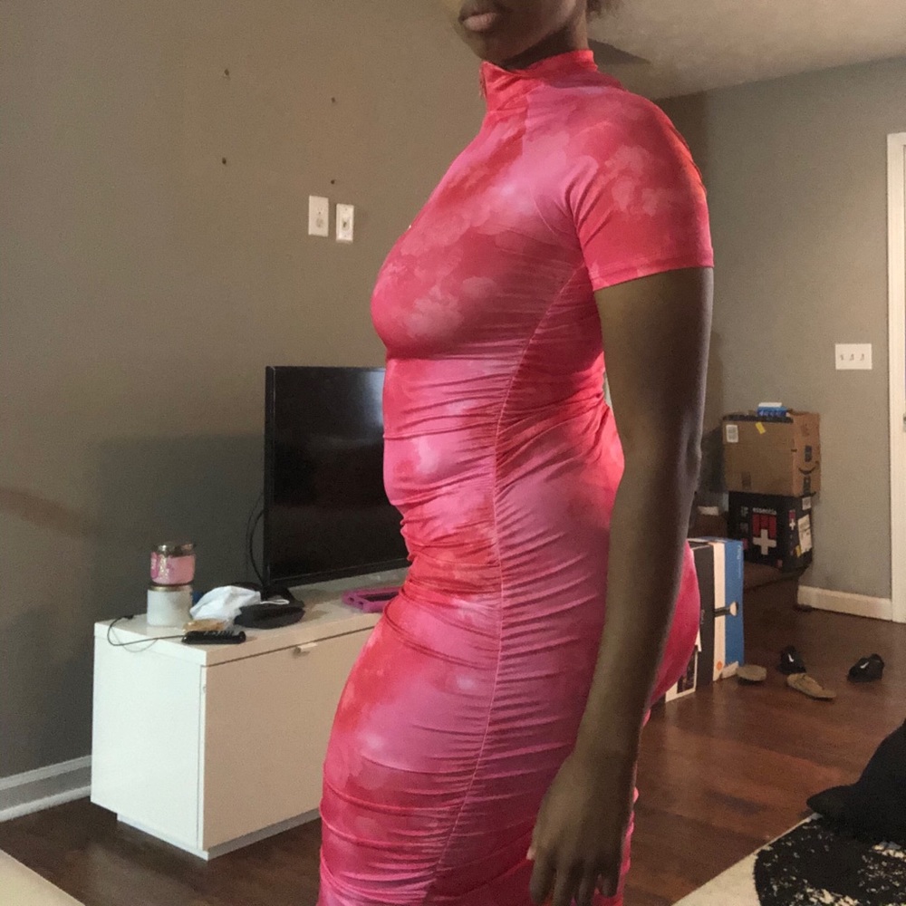 Pink short sleeves spandex dress
